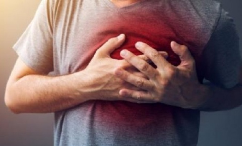 Ja 5 ushqimet që një person që ka pësuar infarkt në zemër nuk duhet t’i konsumojë
