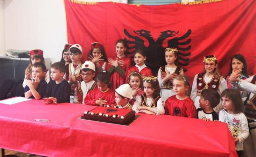 Itali/ Hapet klasa e re, 200 shqiptarë do mësojnë gjuhën amtare