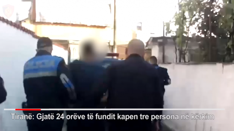 Tiranë, arrestohen 3 persona. Ishin në kërkim për tenativë vrasjeje, kanosje me armë dhe…